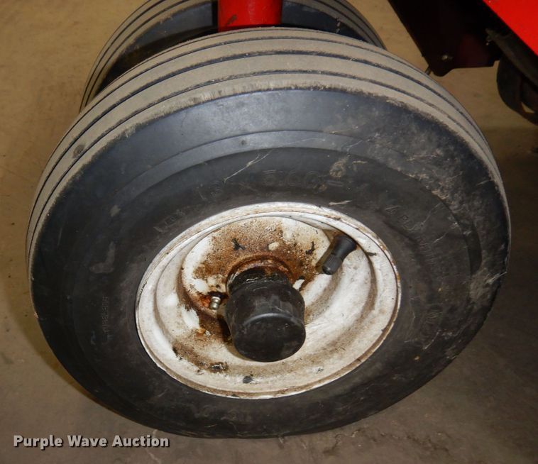 image for item MF9542 2002 Toro 09129  greens aerator