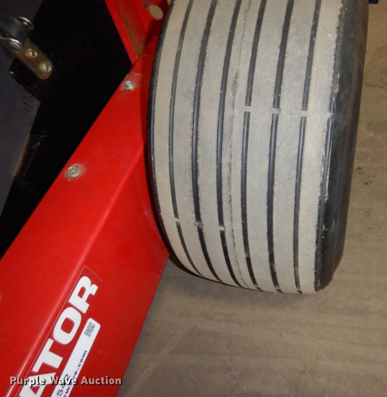 image for item MF9542 2002 Toro 09129  greens aerator