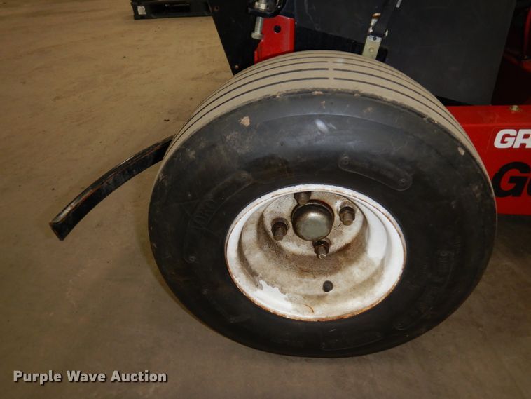 image for item MF9542 2002 Toro 09129  greens aerator