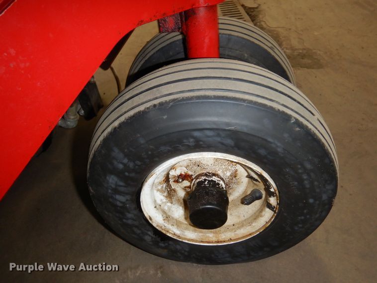 image for item MF9542 2002 Toro 09129  greens aerator