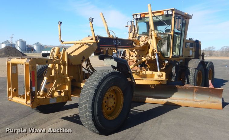 image for item MY9000 2003 Caterpillar 140H  motor grader
