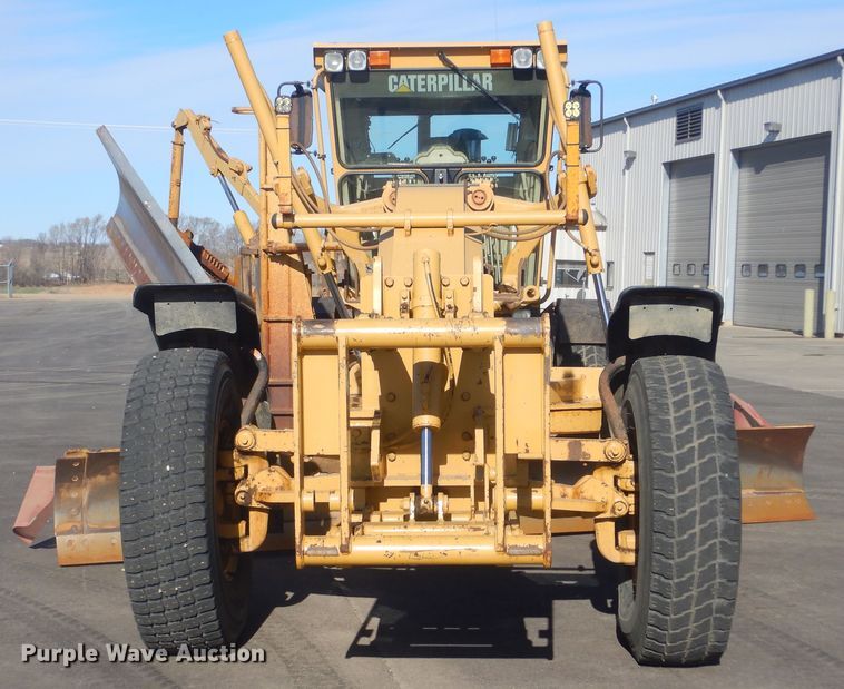 image for item MY9000 2003 Caterpillar 140H  motor grader