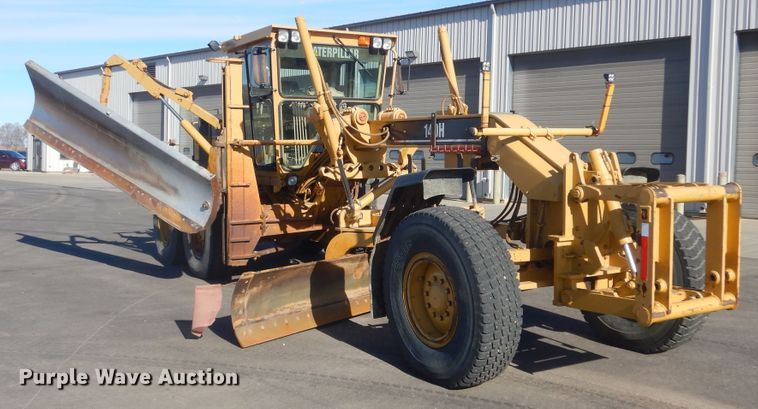 image for item MY9000 2003 Caterpillar 140H  motor grader