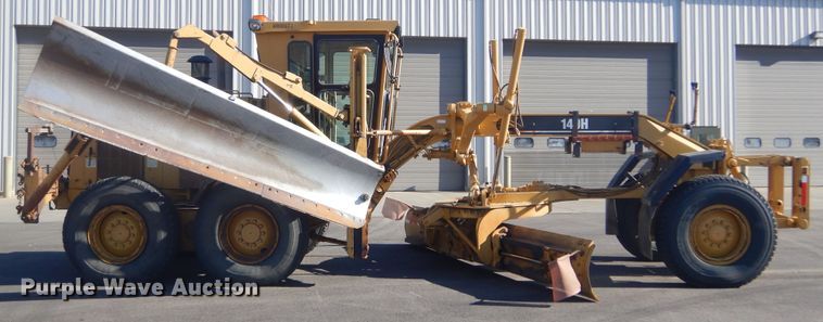 image for item MY9000 2003 Caterpillar 140H  motor grader