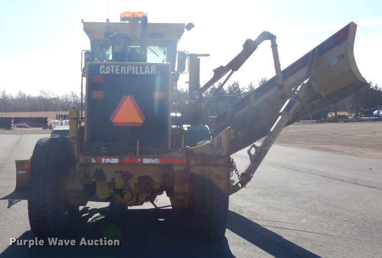 image for item MY9000 2003 Caterpillar 140H  motor grader