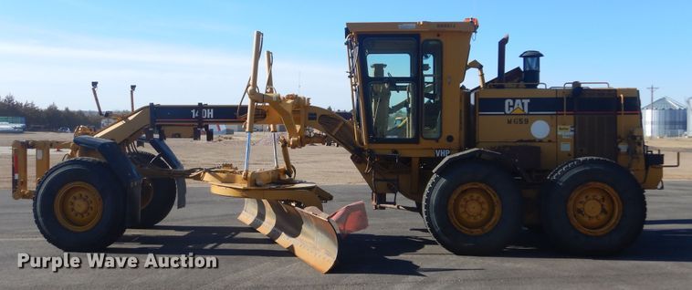 image for item MY9000 2003 Caterpillar 140H  motor grader