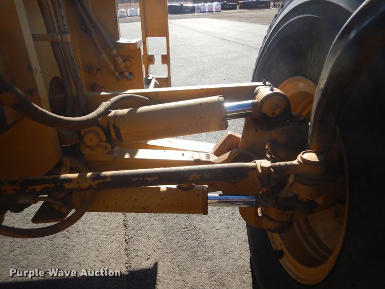 image for item MY9000 2003 Caterpillar 140H  motor grader