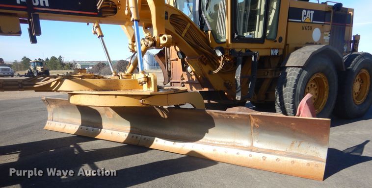 image for item MY9000 2003 Caterpillar 140H  motor grader