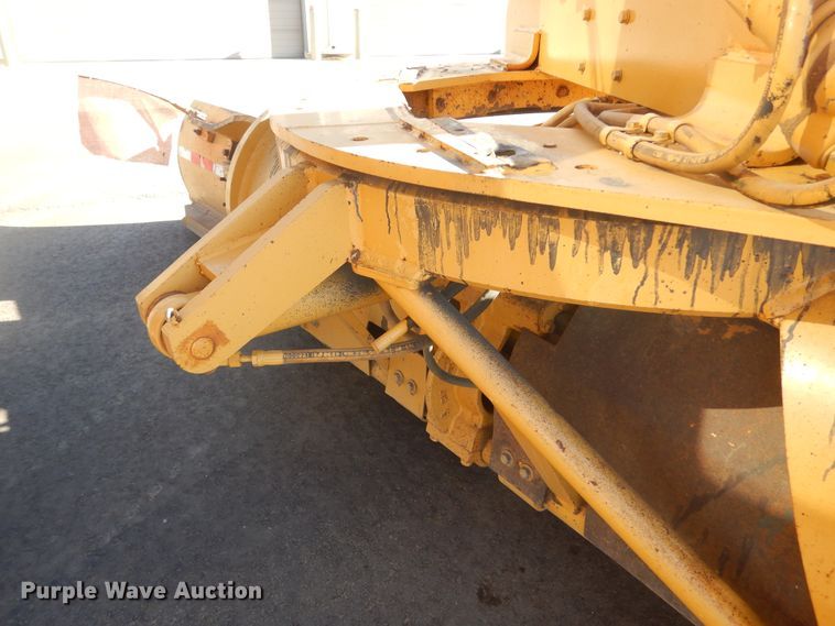 image for item MY9000 2003 Caterpillar 140H  motor grader