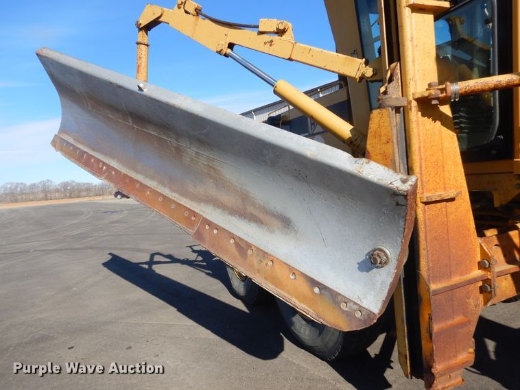 image for item MY9000 2003 Caterpillar 140H  motor grader