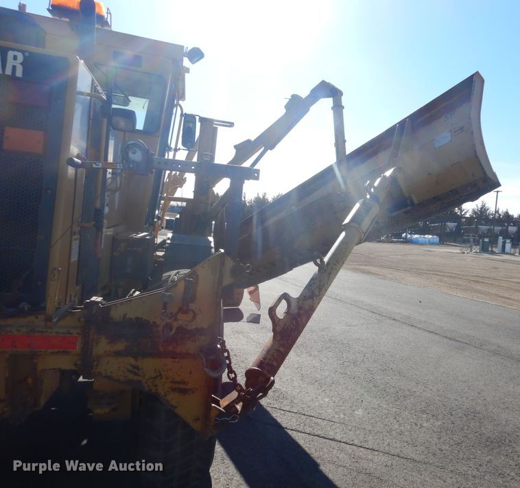 image for item MY9000 2003 Caterpillar 140H  motor grader