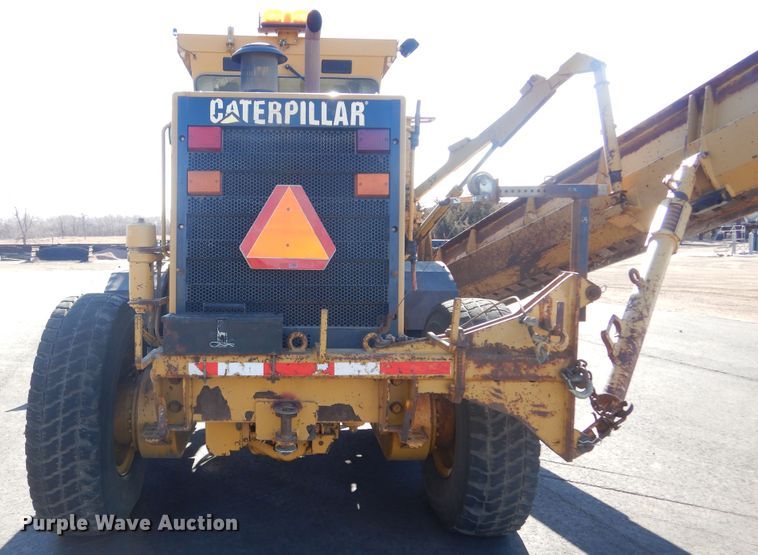 image for item MY9000 2003 Caterpillar 140H  motor grader
