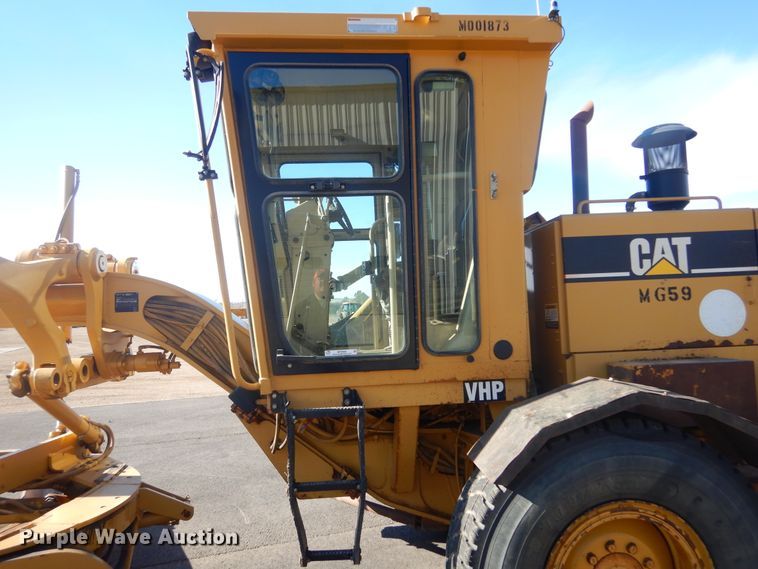 image for item MY9000 2003 Caterpillar 140H  motor grader