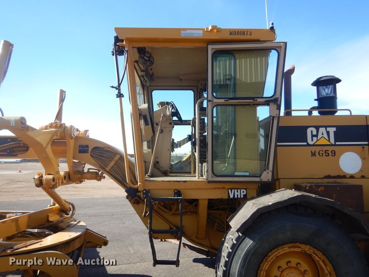 image for item MY9000 2003 Caterpillar 140H  motor grader