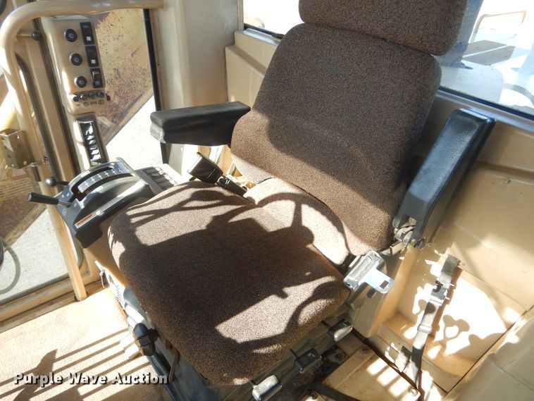 image for item MY9000 2003 Caterpillar 140H  motor grader