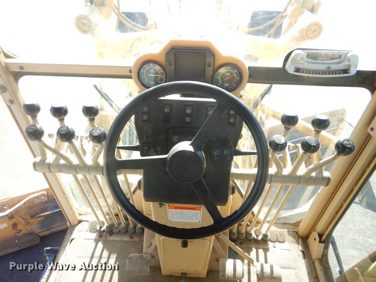 image for item MY9000 2003 Caterpillar 140H  motor grader