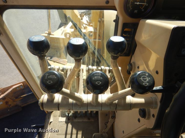 image for item MY9000 2003 Caterpillar 140H  motor grader