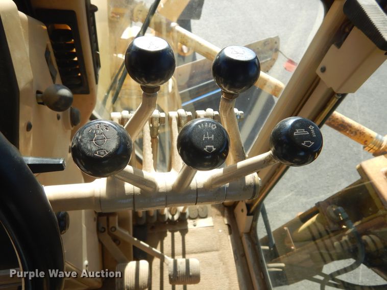 image for item MY9000 2003 Caterpillar 140H  motor grader