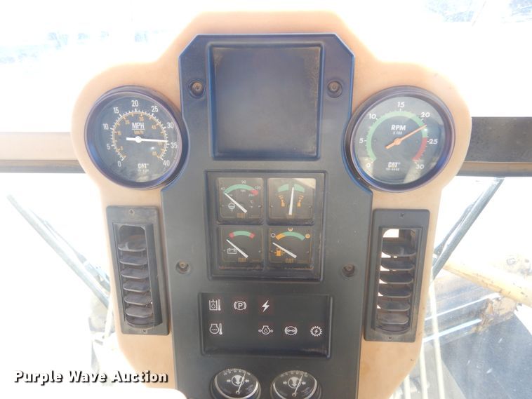 image for item MY9000 2003 Caterpillar 140H  motor grader