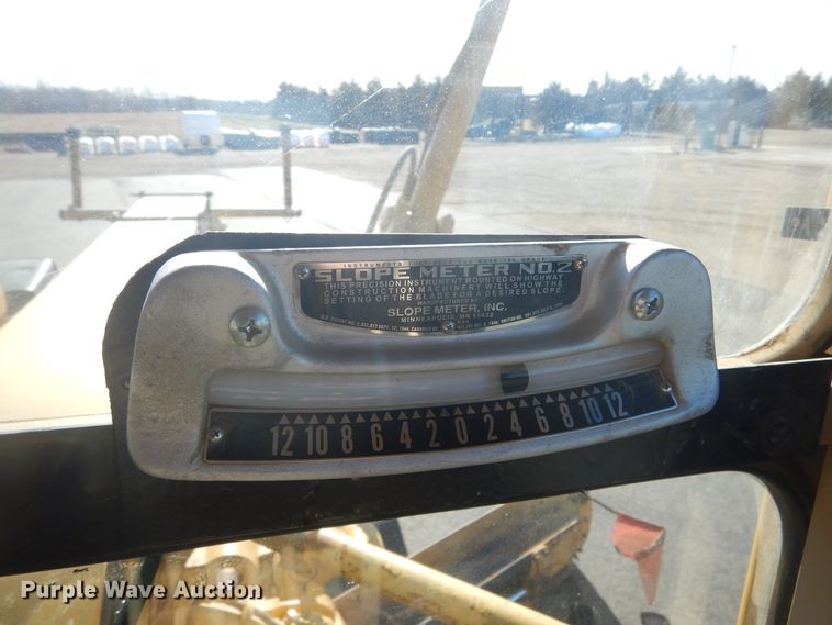 image for item MY9000 2003 Caterpillar 140H  motor grader