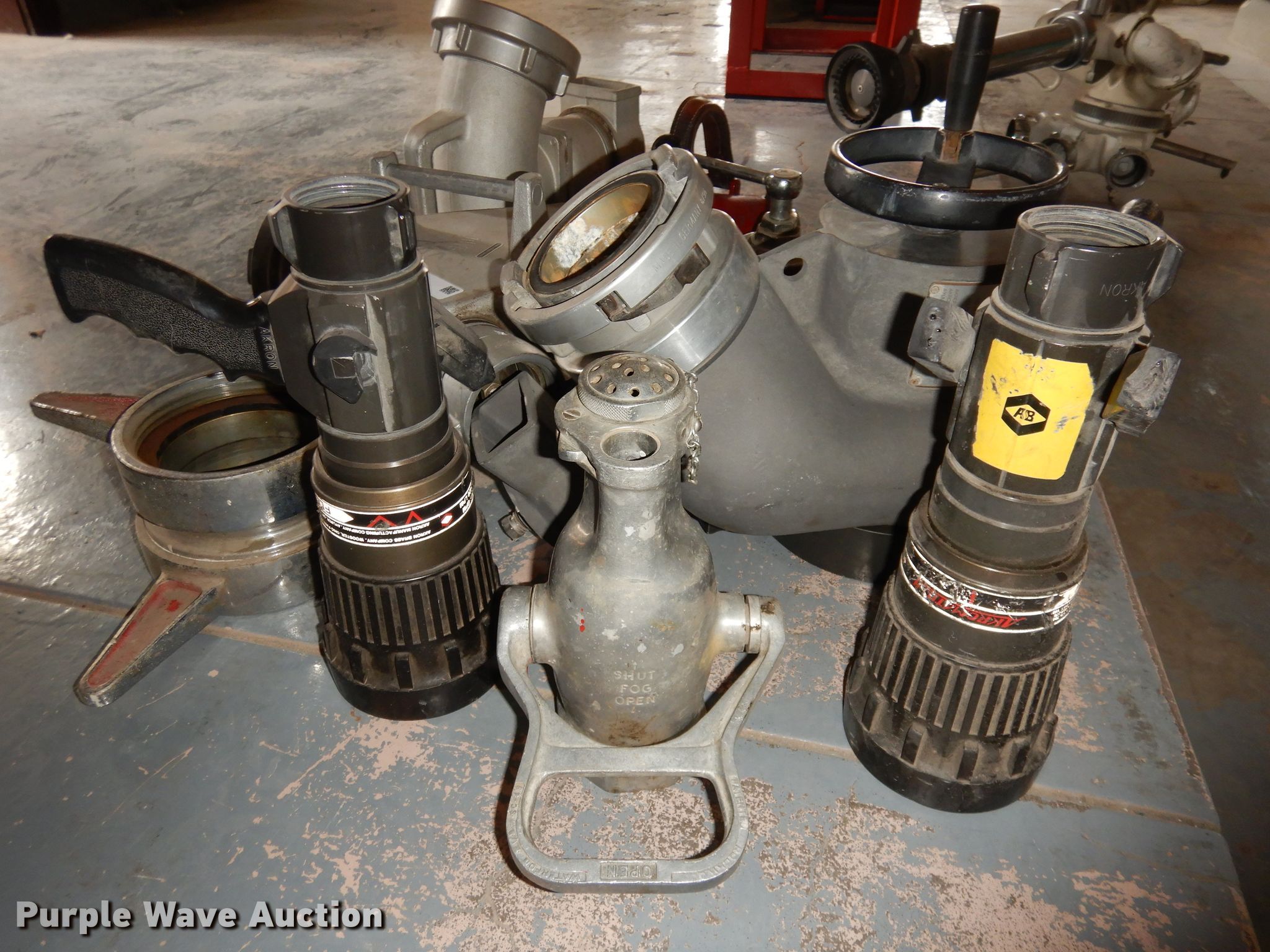 (9) hose accessories in Abilene, KS Item KM9718 sold Purple Wave