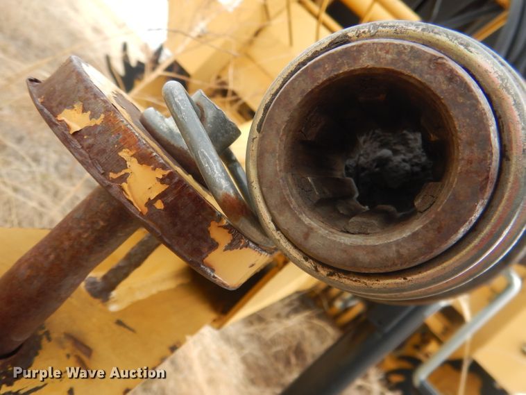 image for item DJ1286 Vermeer 605L  round baler