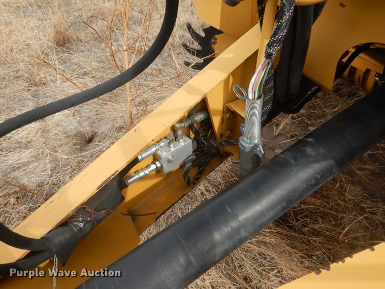 image for item DJ1286 Vermeer 605L  round baler