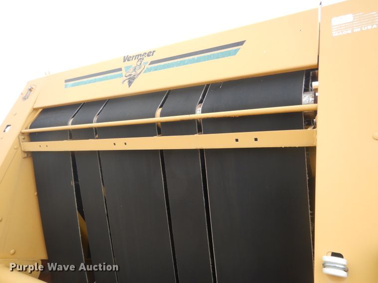 image for item DJ1286 Vermeer 605L  round baler