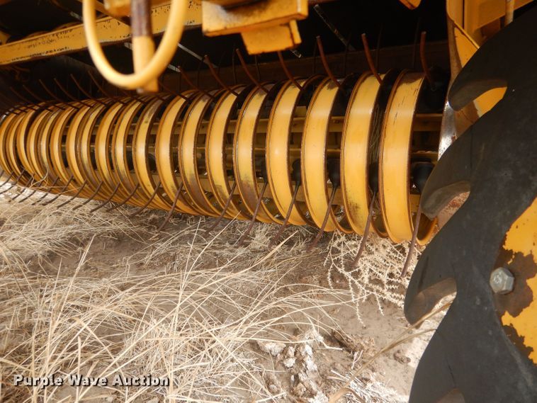 image for item DJ1286 Vermeer 605L  round baler