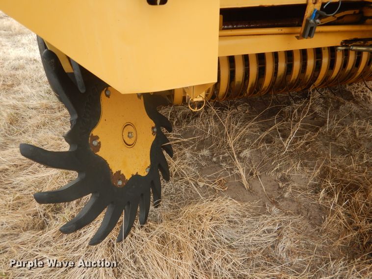 image for item DJ1286 Vermeer 605L  round baler