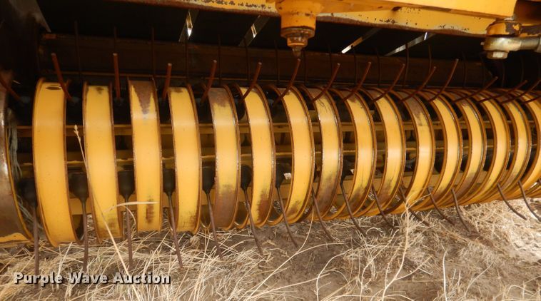 image for item DJ1286 Vermeer 605L  round baler