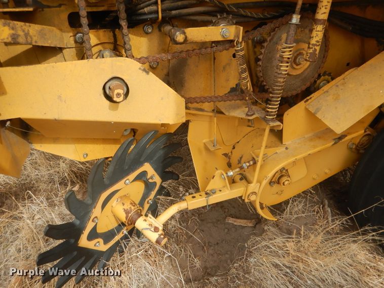image for item DJ1286 Vermeer 605L  round baler