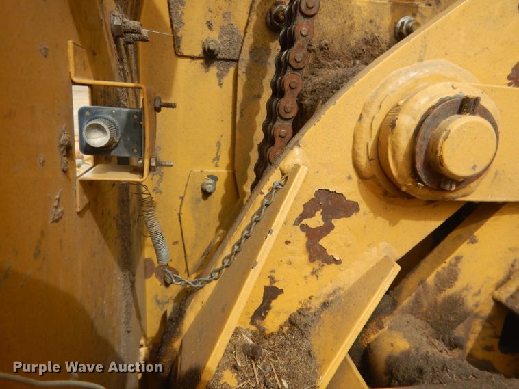 image for item DJ1286 Vermeer 605L  round baler