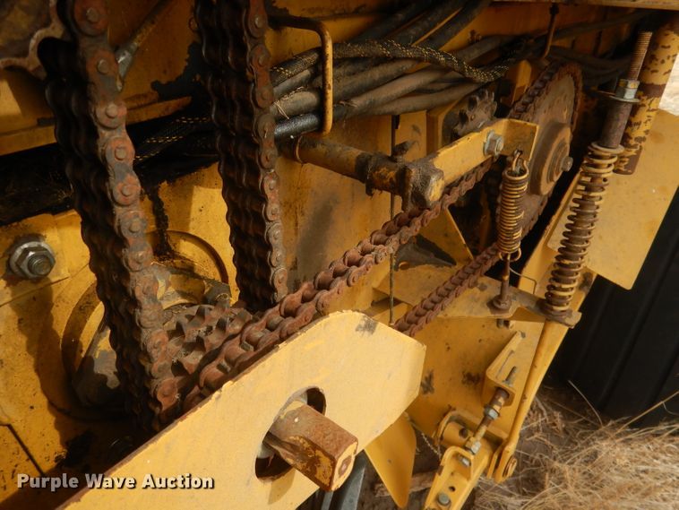 image for item DJ1286 Vermeer 605L  round baler