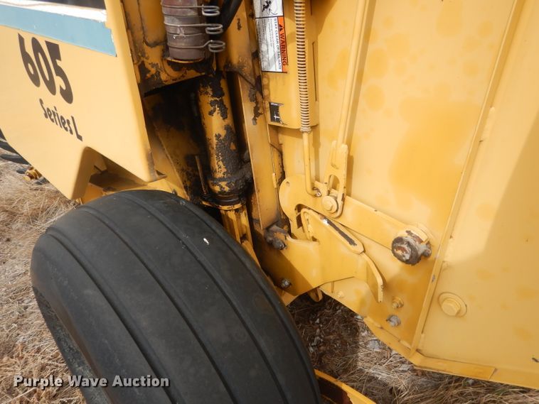 image for item DJ1286 Vermeer 605L  round baler