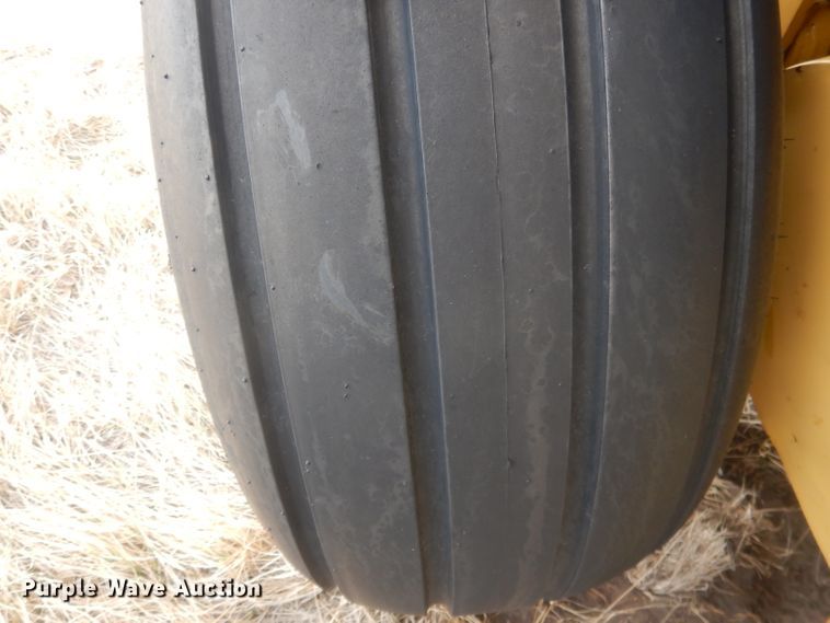 image for item DJ1286 Vermeer 605L  round baler