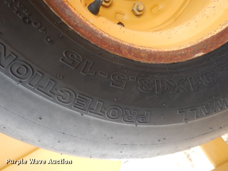 image for item DJ1286 Vermeer 605L  round baler