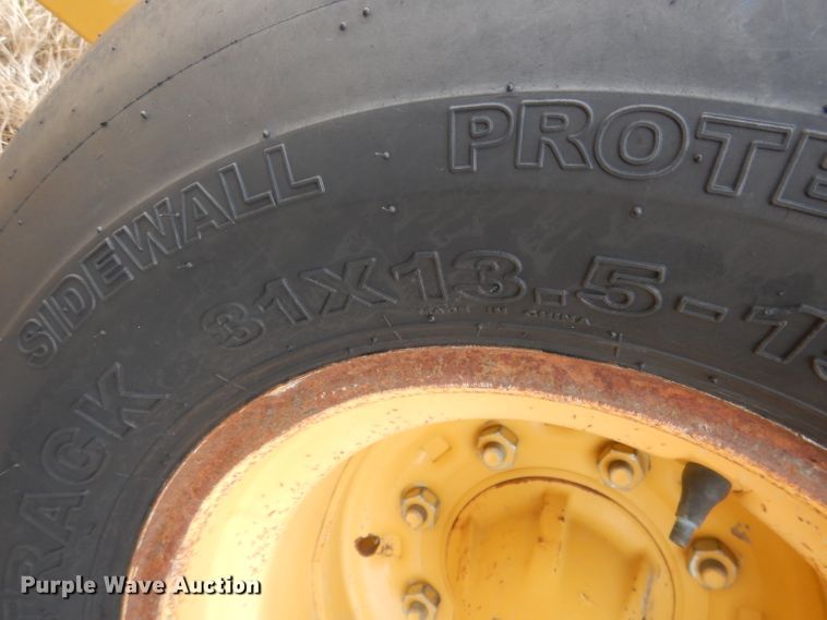 image for item DJ1286 Vermeer 605L  round baler