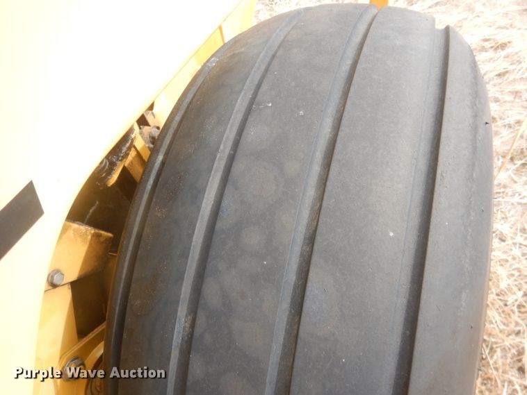 image for item DJ1286 Vermeer 605L  round baler