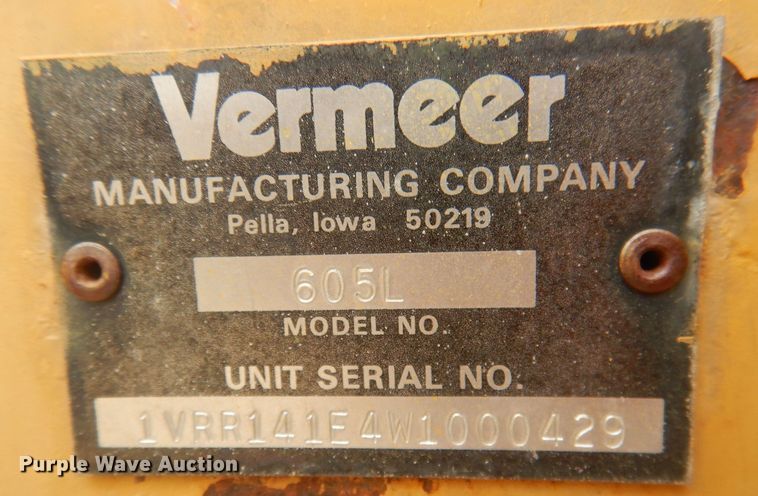 image for item DJ1286 Vermeer 605L  round baler