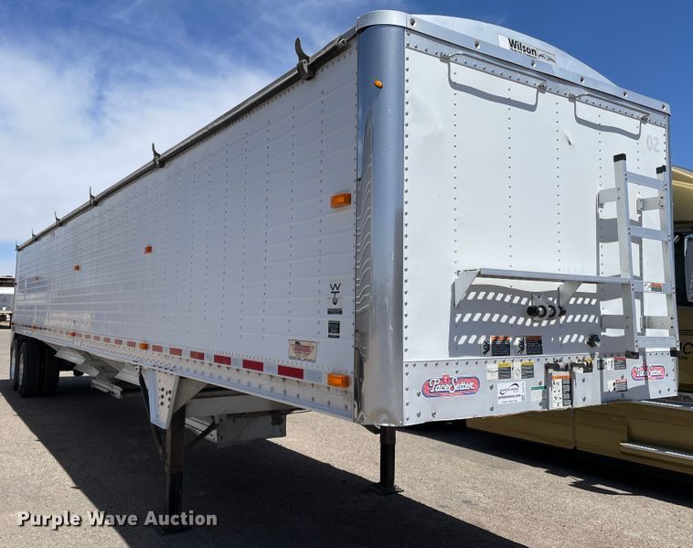 image for item DJ5115 2011 Wilson DWH-550 Pace Setter  grain trailer