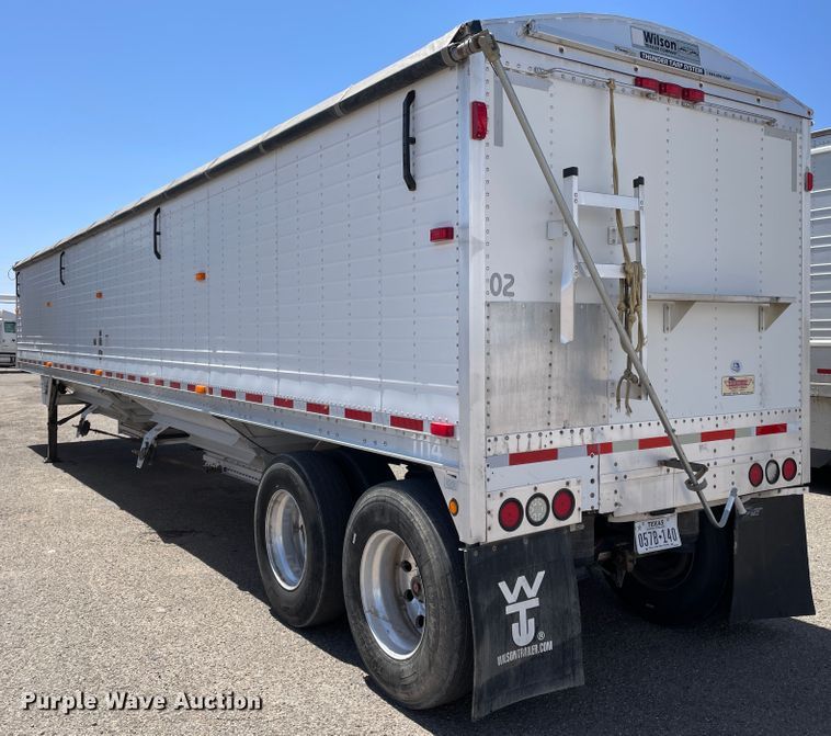 image for item DJ5115 2011 Wilson DWH-550 Pace Setter  grain trailer