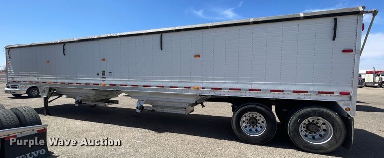 image for item DJ5115 2011 Wilson DWH-550 Pace Setter  grain trailer