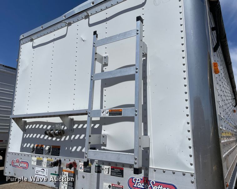 image for item DJ5115 2011 Wilson DWH-550 Pace Setter  grain trailer