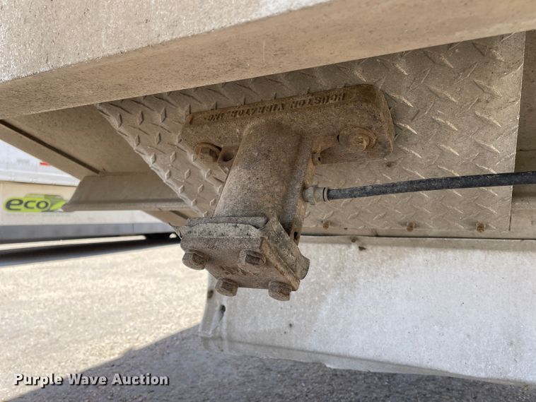 image for item DJ5115 2011 Wilson DWH-550 Pace Setter  grain trailer