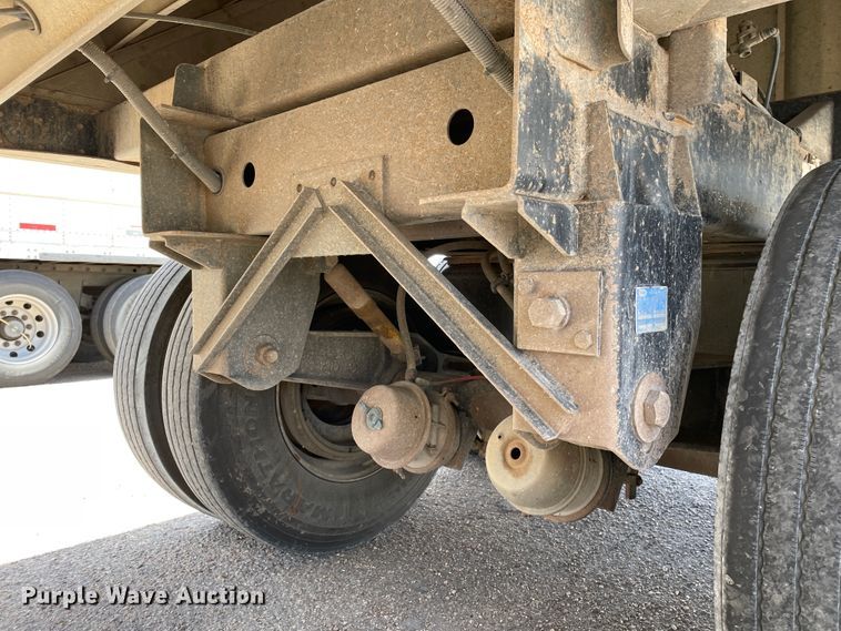 image for item DJ5115 2011 Wilson DWH-550 Pace Setter  grain trailer