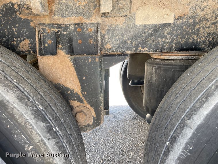 image for item DJ5115 2011 Wilson DWH-550 Pace Setter  grain trailer