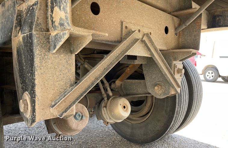 image for item DJ5115 2011 Wilson DWH-550 Pace Setter  grain trailer