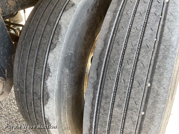 image for item DJ5115 2011 Wilson DWH-550 Pace Setter  grain trailer