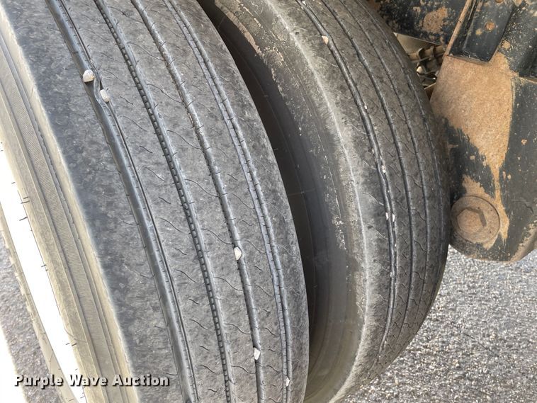 image for item DJ5115 2011 Wilson DWH-550 Pace Setter  grain trailer